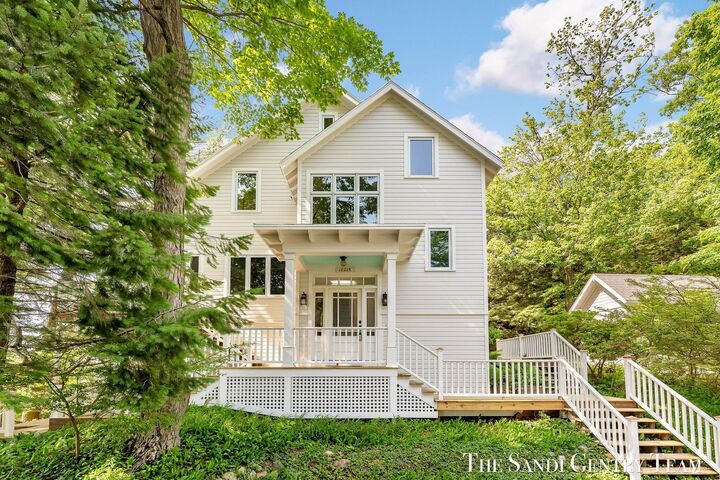 Property Photo:  18215 Spindle Drive  MI 49417 