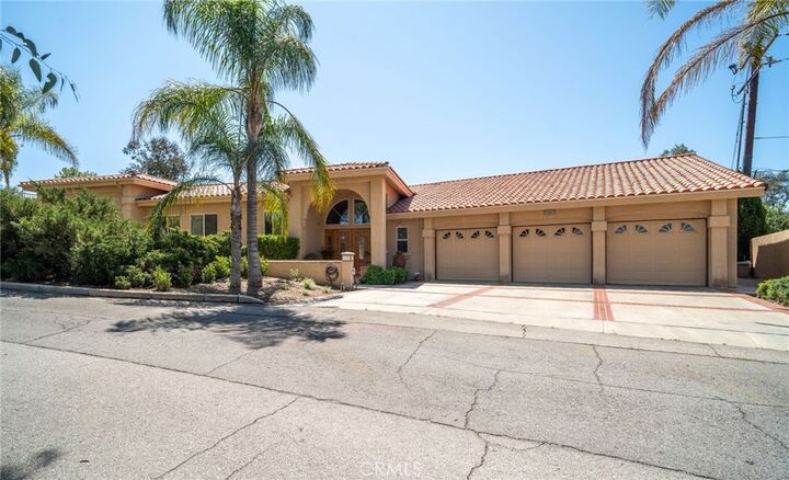 Property Photo:  17327 Sunnyslope Avenue  CA 92530 