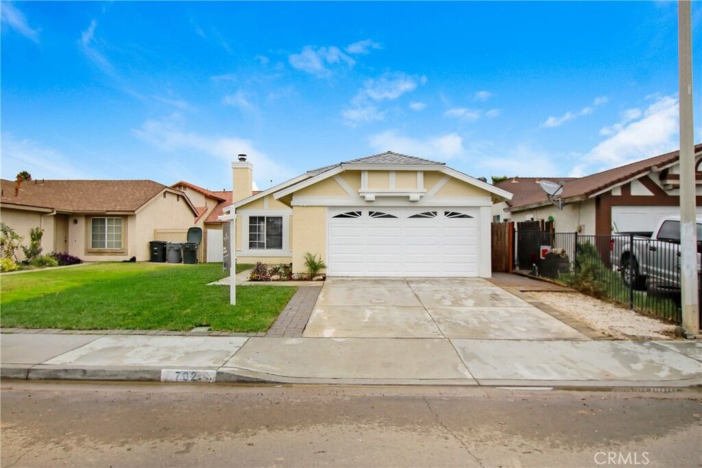 Property Photo:  702 Clearwater Drive  CA 92571 