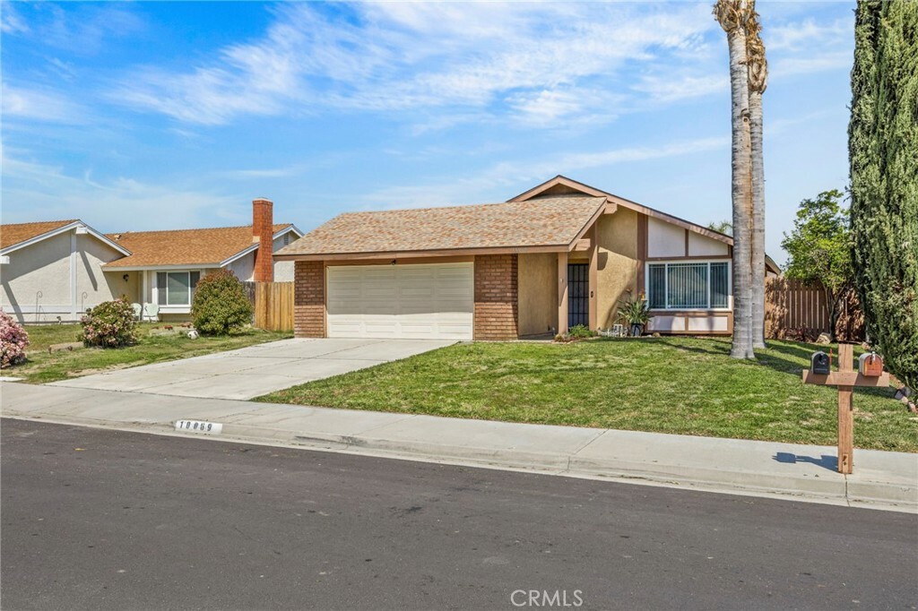 Property Photo:  10069 Hershey Way  CA 92503 