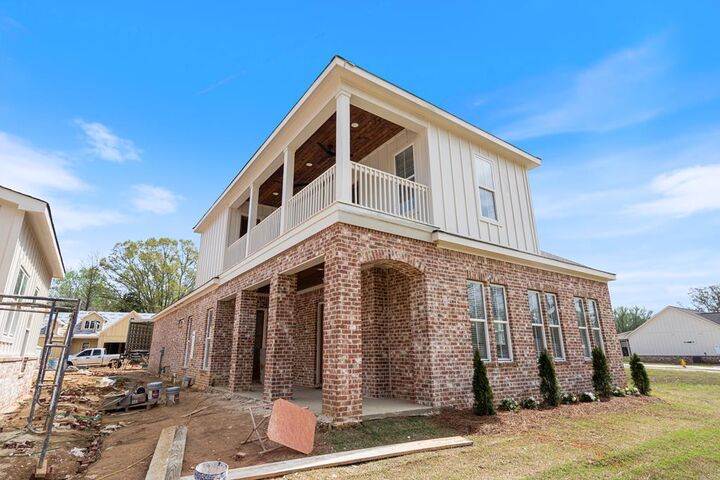 Property Photo:  4927 S Lamar Blvd.  MS 38655 