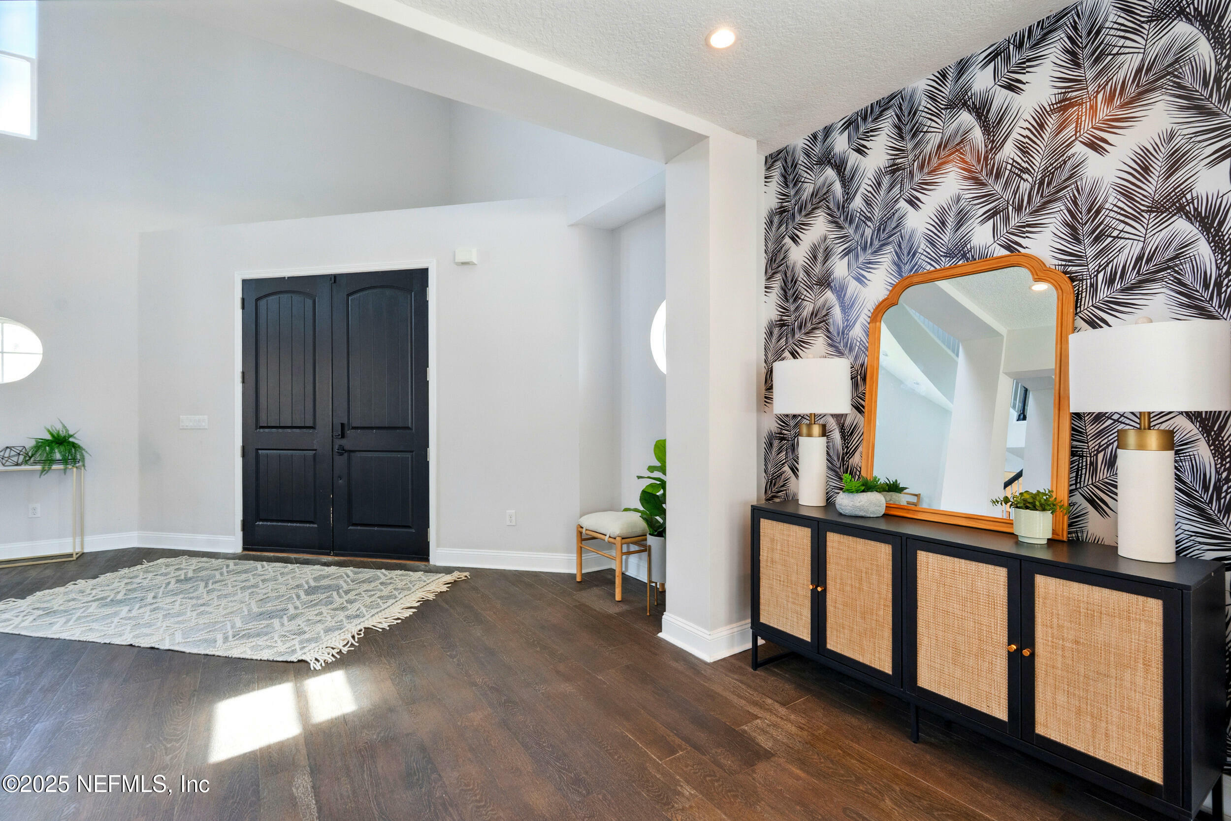Property Photo: 890 Beach Avenue FL 32233