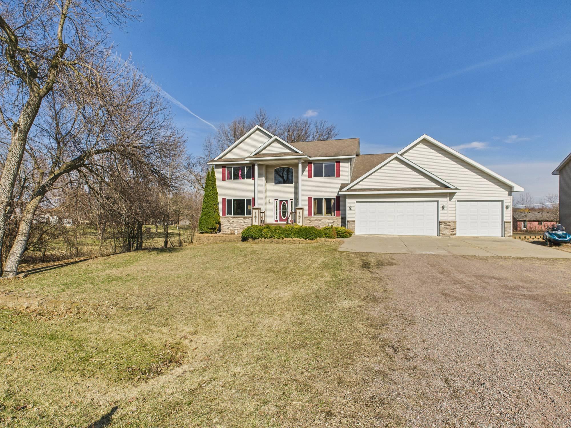 Property Photo: 814 3rd Avenue SW MN 56374