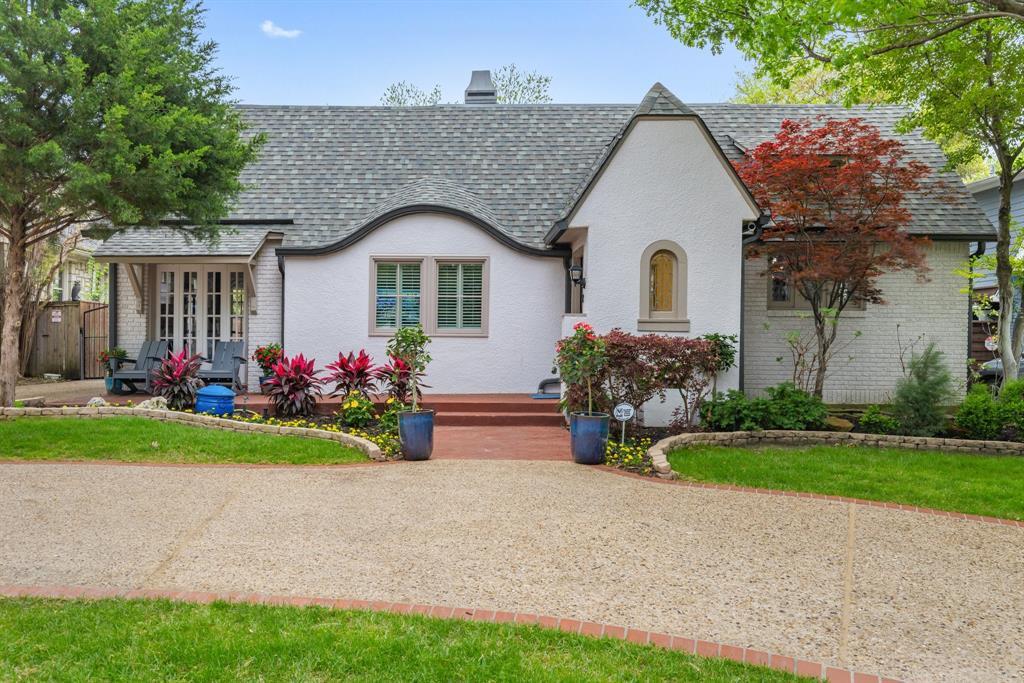 Property Photo: 5408 McCommas Boulevard TX 75206
