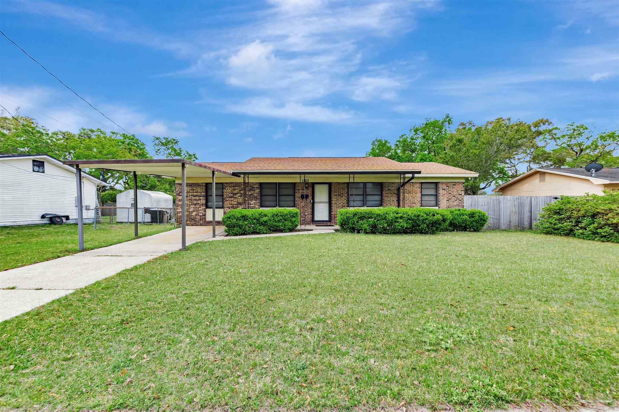 Property Photo: 1103 Belair Rd FL 32505