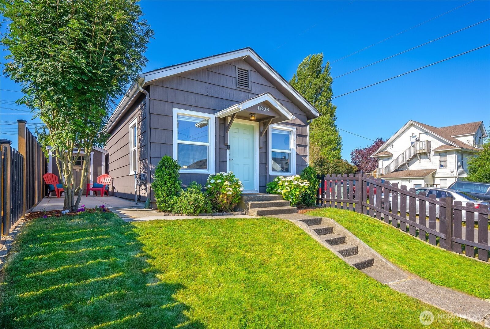 Property Photo:  1809  22nd Street  WA 98201 