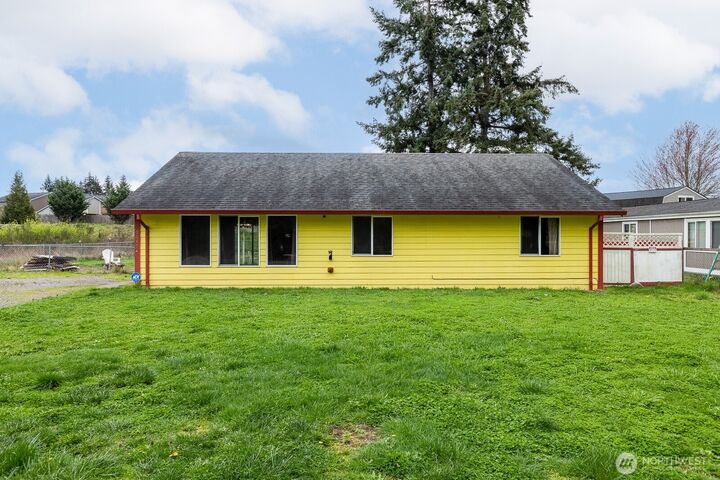 9047  Pepperidge Lane SE  Yelm WA 98597 photo