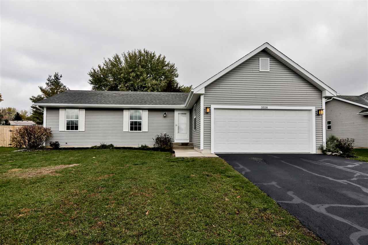 Property Photo: 3328 Citadel Dr IL 61108