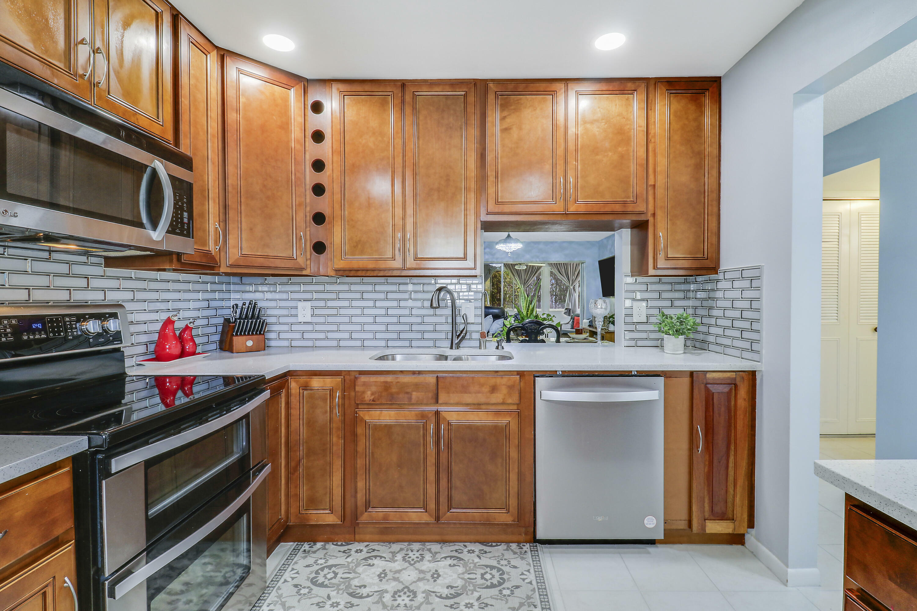 Property Photo: 505 Holyoke Ln, A Lane FL 33467