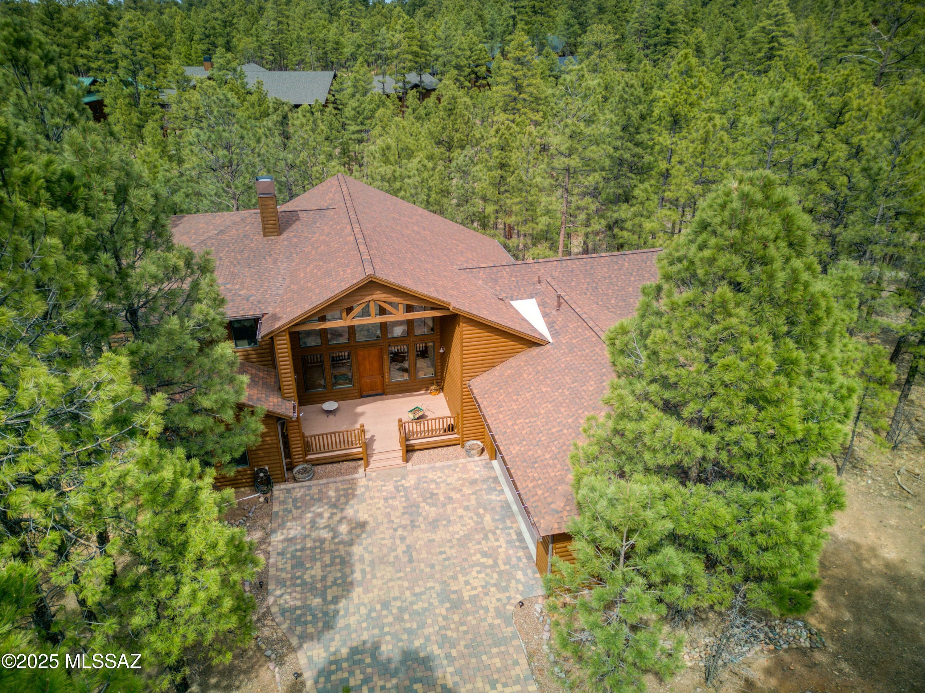 Property Photo: 520 N Silverleaf Lane AZ 85901