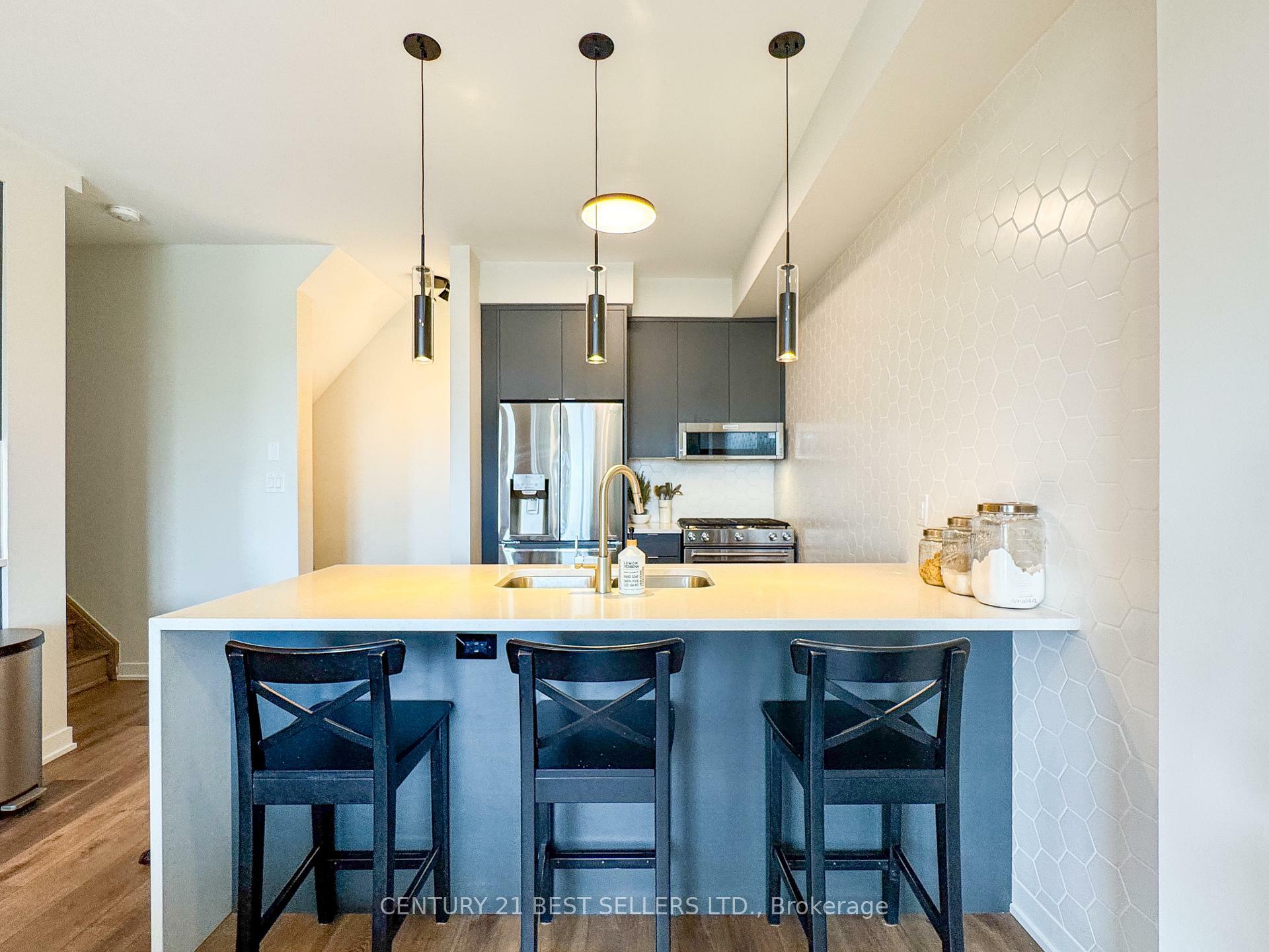 Property Photo: 590 North Service Road 66 ON L8E 0K5