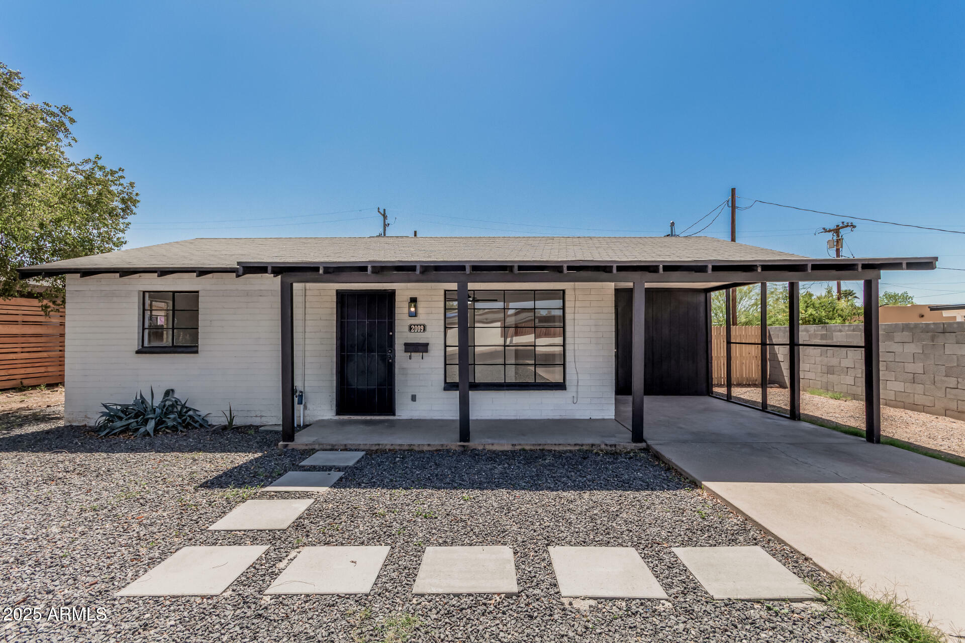 2009 E Clarendon Avenue  Phoenix AZ 85016 photo