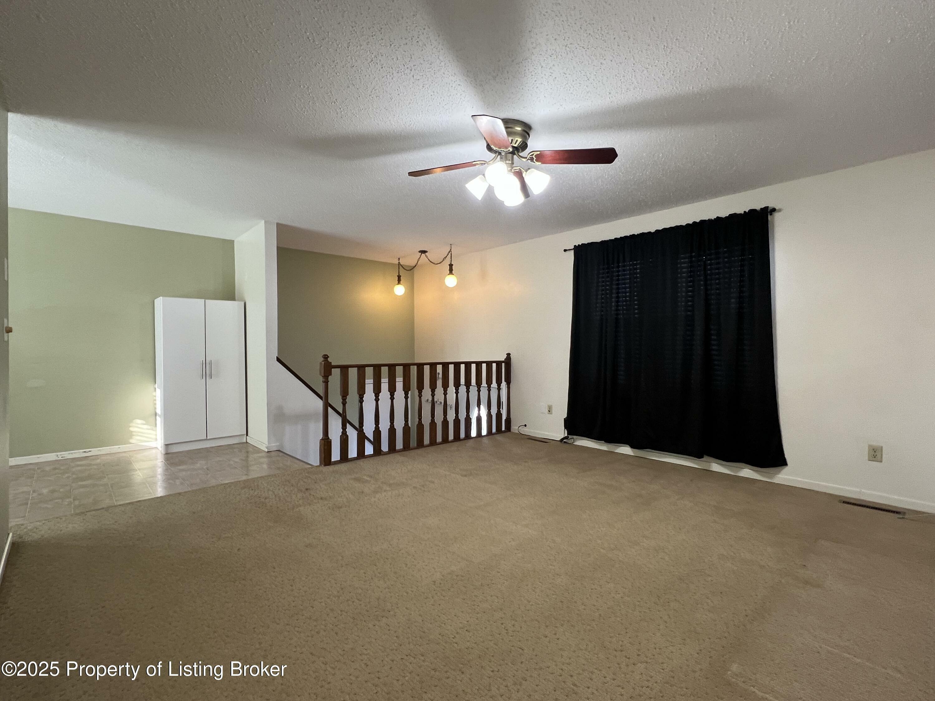 Property Photo: 404 3rd Avenue SE ND 58622