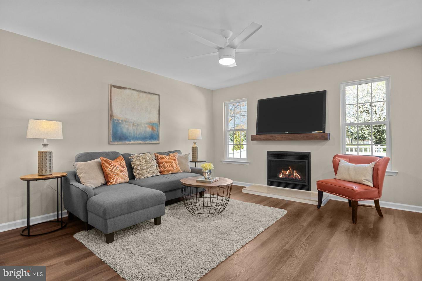 Property Photo: 404 Mahogany Walk PA 18940
