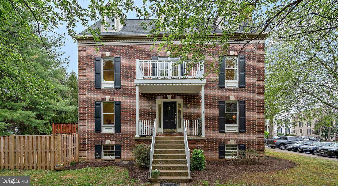 Property Photo: 25 Steeple Court MD 20874