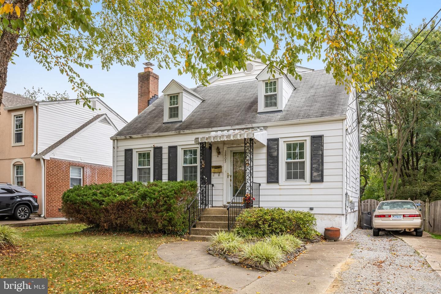 Property Photo: 2805 Woodlawn Avenue VA 22042