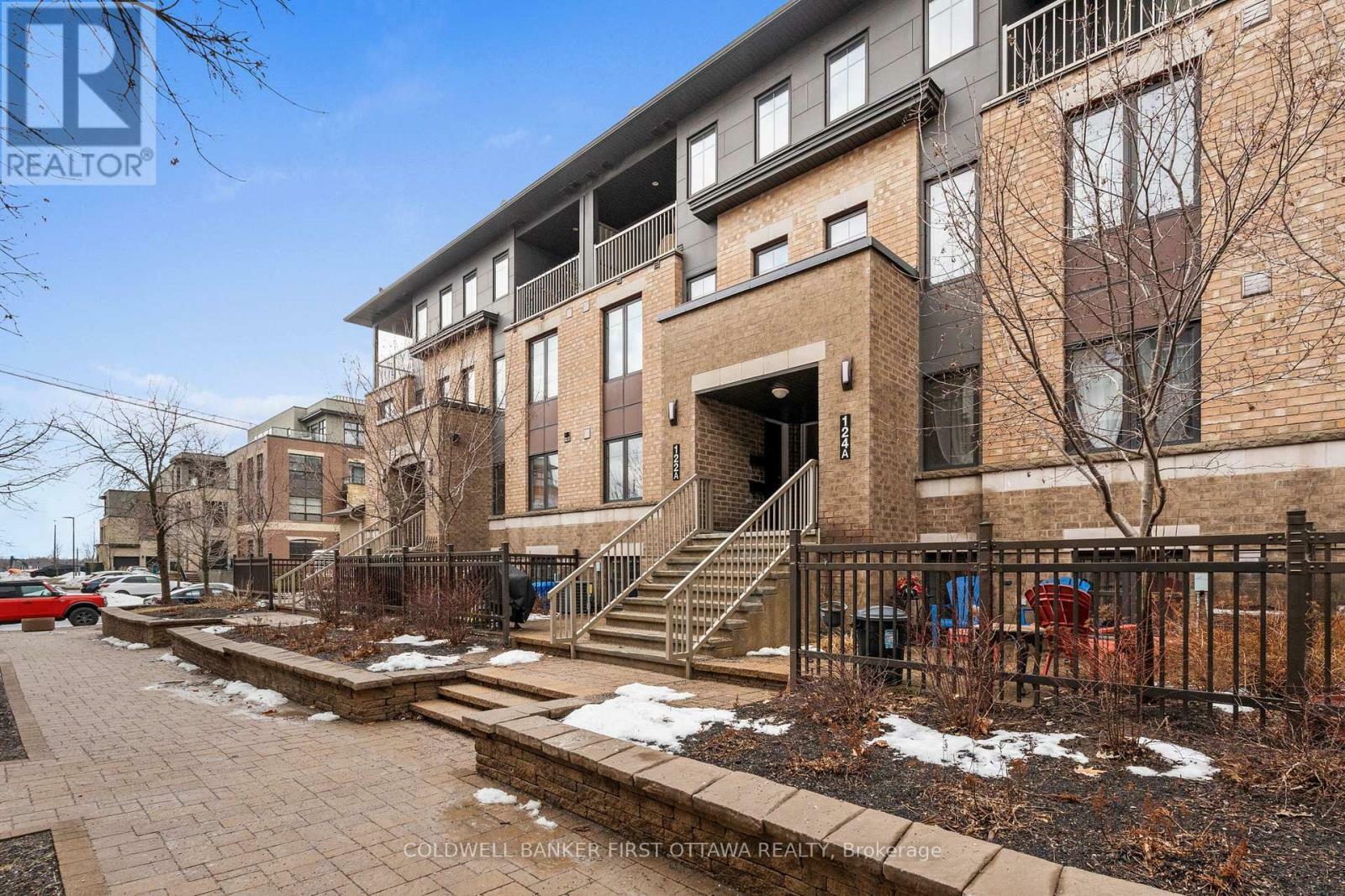 Property Photo: 122 Lindenshade Drive B ON K2J 5R5