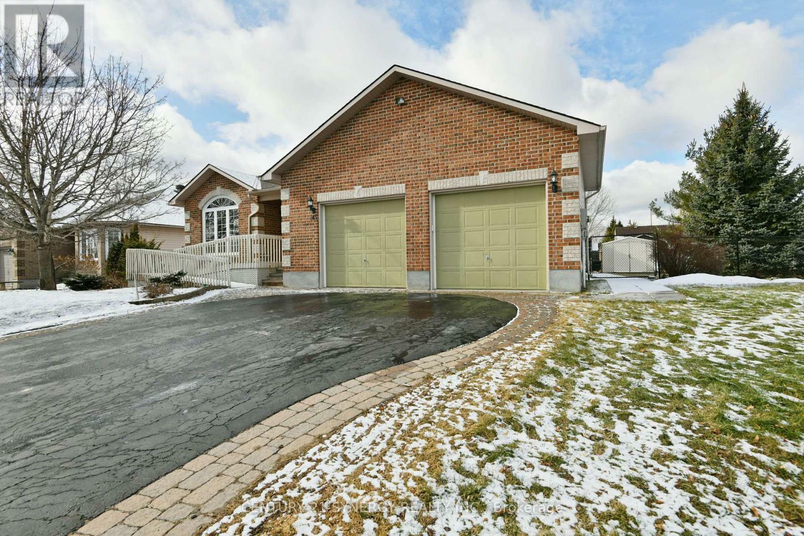 Property Photo: 145 Vaughan Street ON K0A 1A0