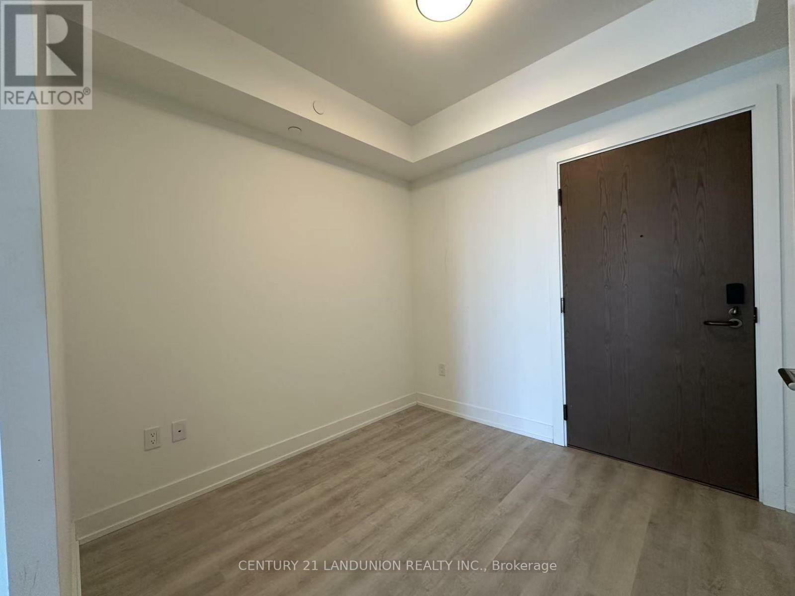Property Photo: 30 Inn On The Park Drive 2911 ON M3C 0P7