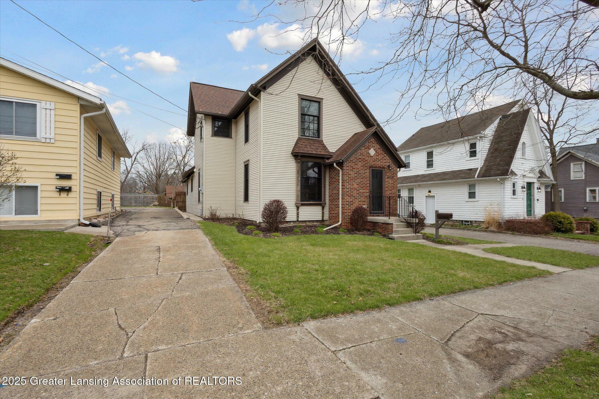 Property Photo: 412 W Madison Street MI 48906