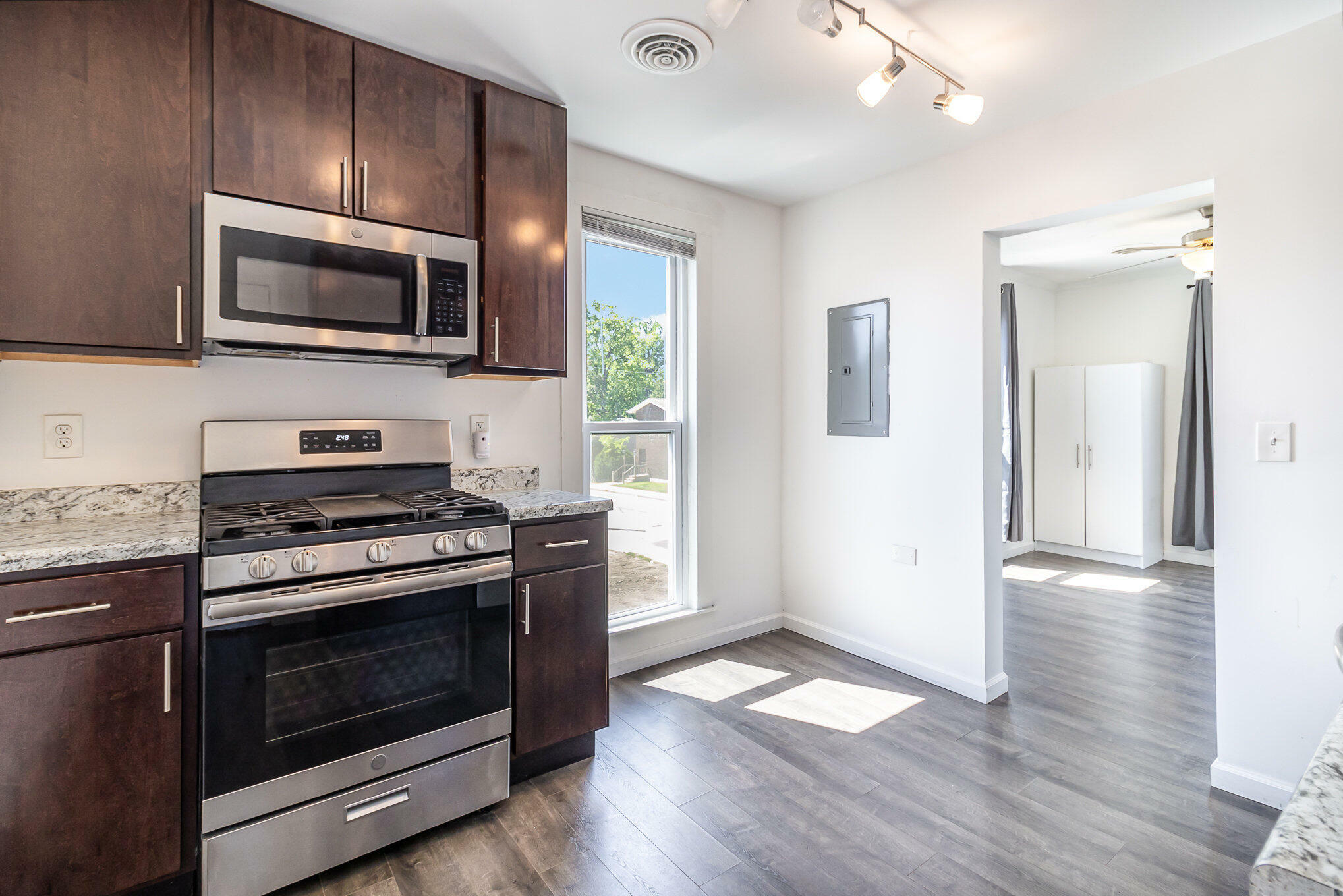 Property Photo: 610 Union Street 4 IN 46383
