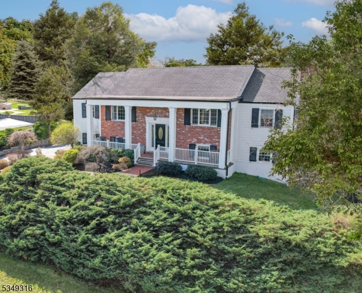 Property Photo:  17 Glenmere Dr  NJ 07928 