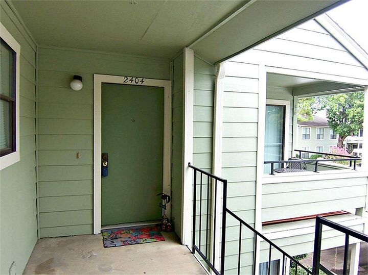14777 Wunderlich Drive 2404  Houston TX 77069 photo
