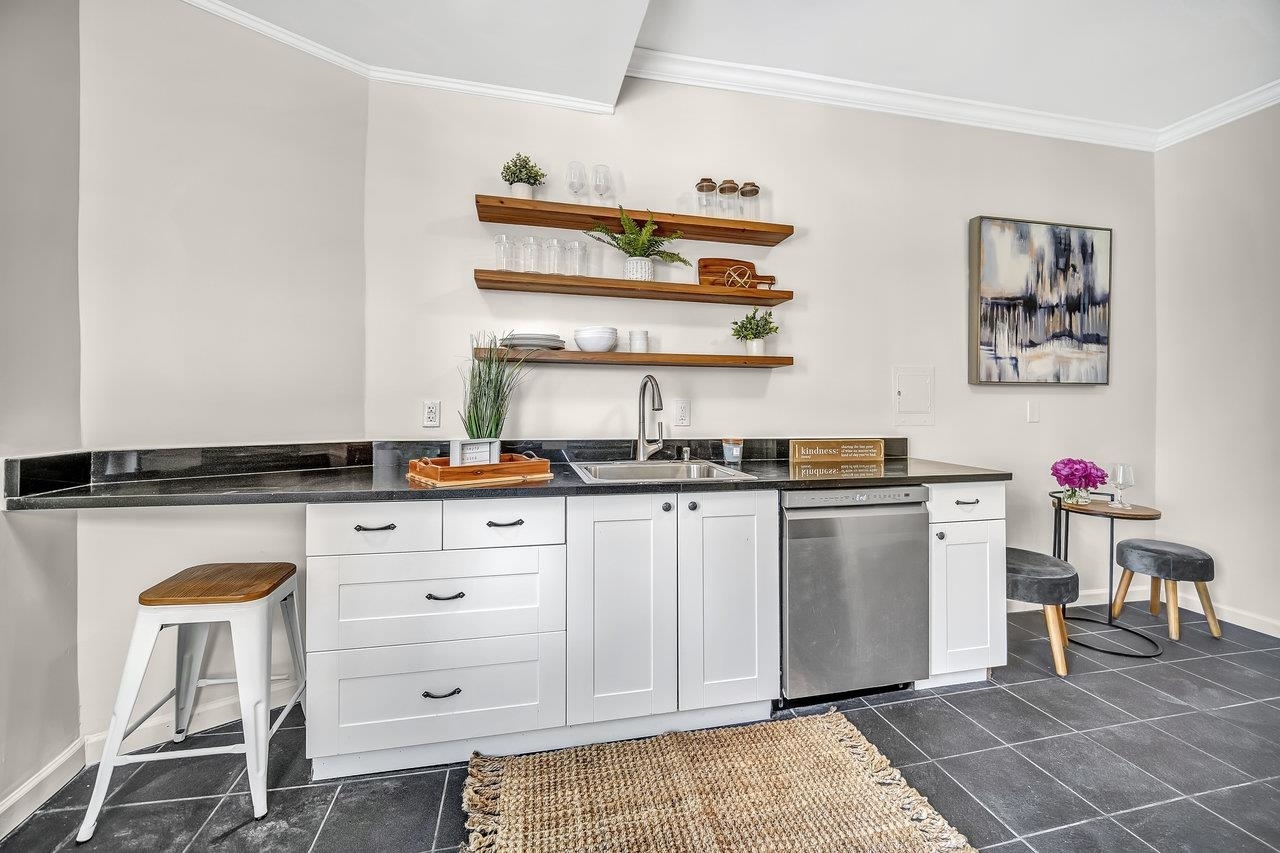 Property Photo: 133 Madison St 2L NJ 07030