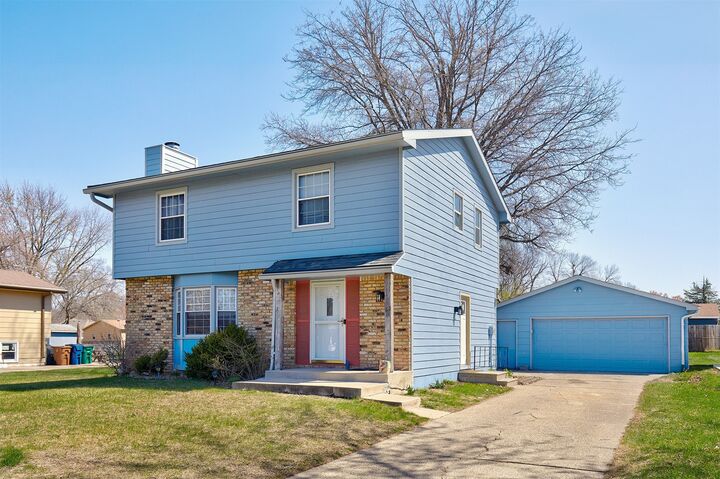 4405 71st Street  Urbandale IA 50322 photo