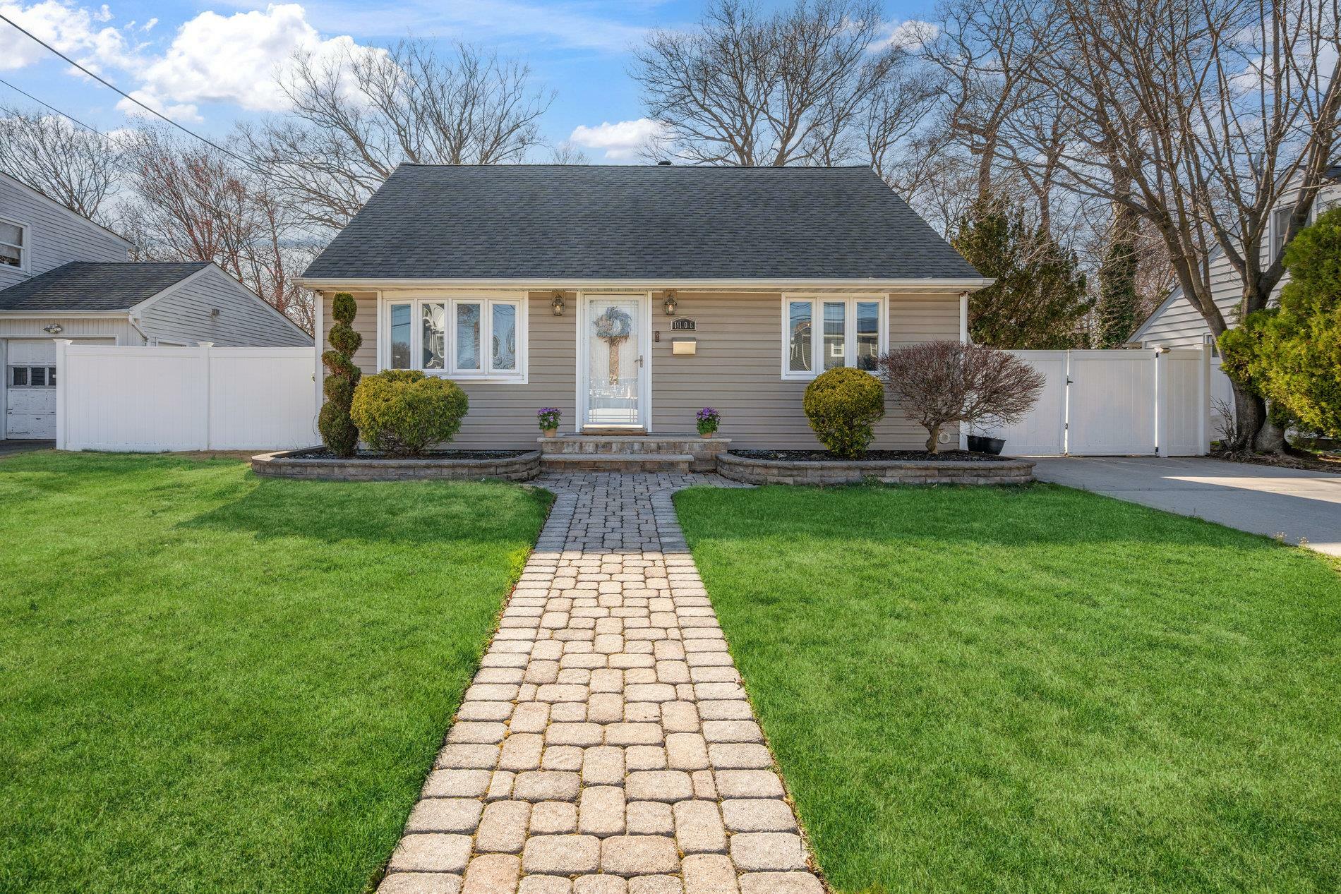 1106 South Drive  North Merrick NY 11566 photo