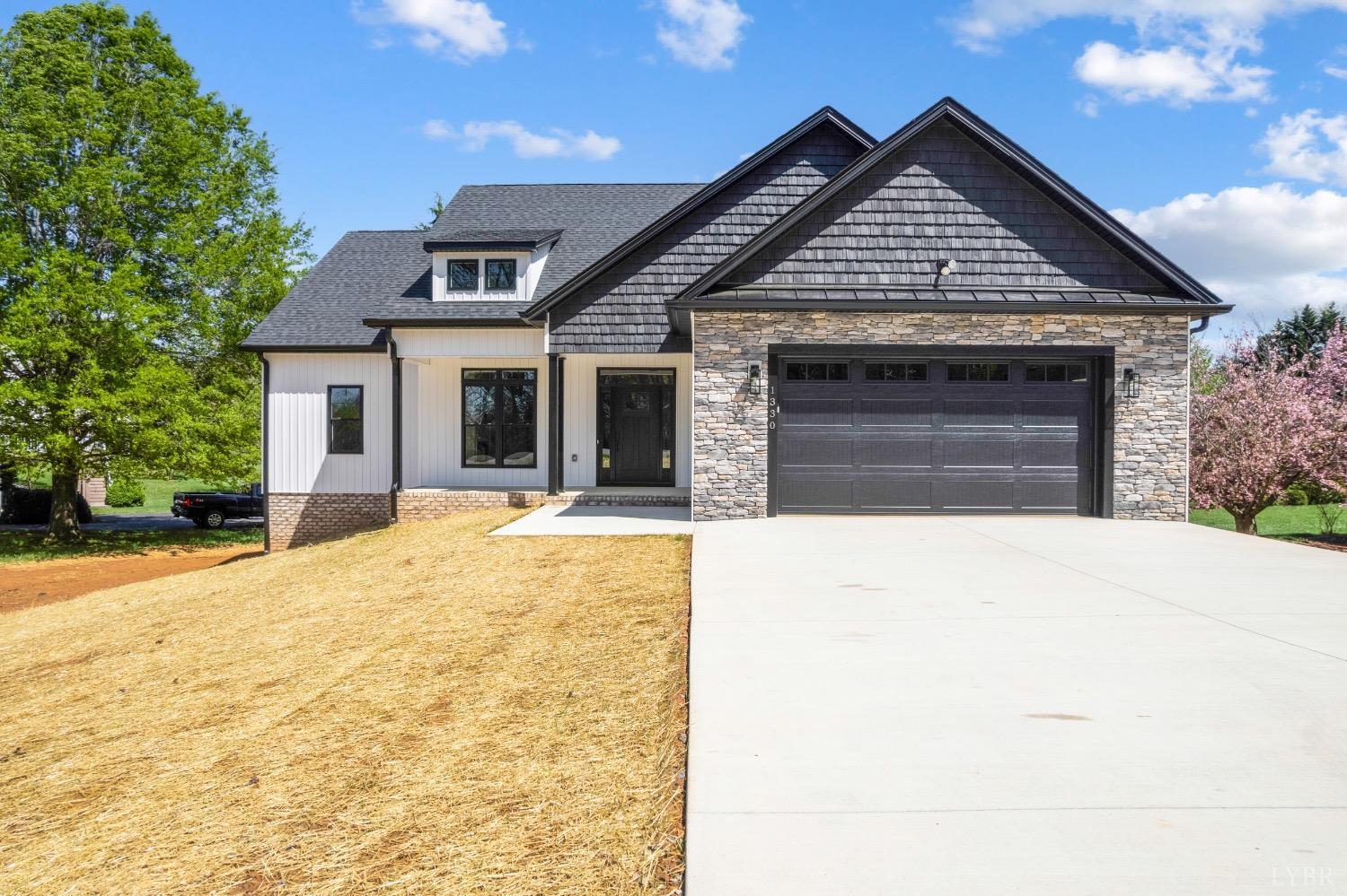 Property Photo: 1330 Boone Drive VA 24523