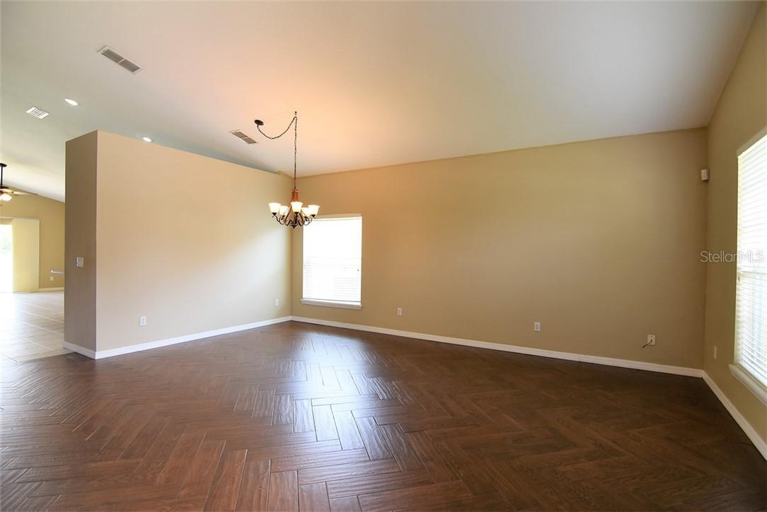 Property Photo: 2159 Victoria Falls Drive FL 32824