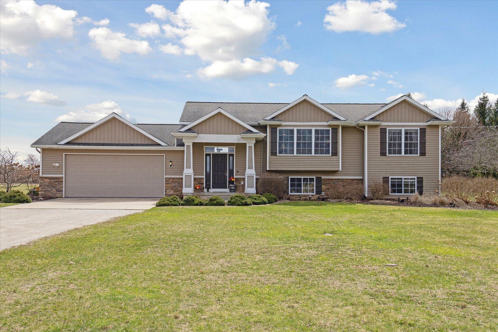 5252 Indian Lakes Road NE  Cedar Springs MI 49319 photo