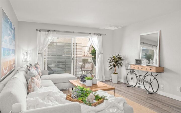 Property Photo: 15 15th Street 6 CA 90254