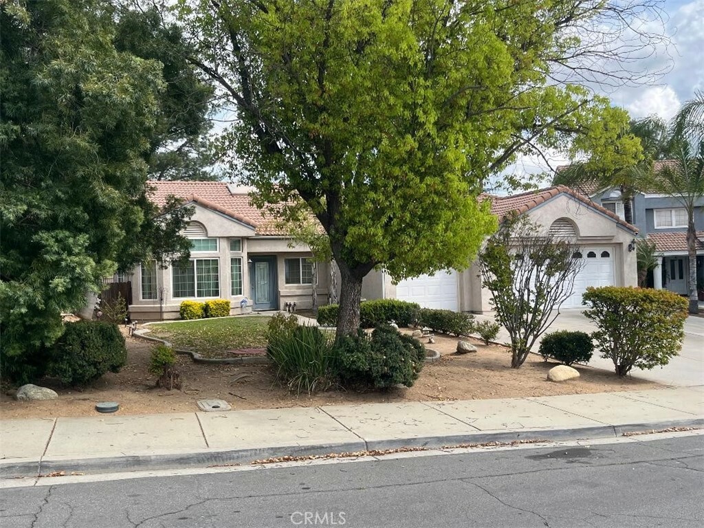 Property Photo: 12074 Flintlock Trail CA 92557
