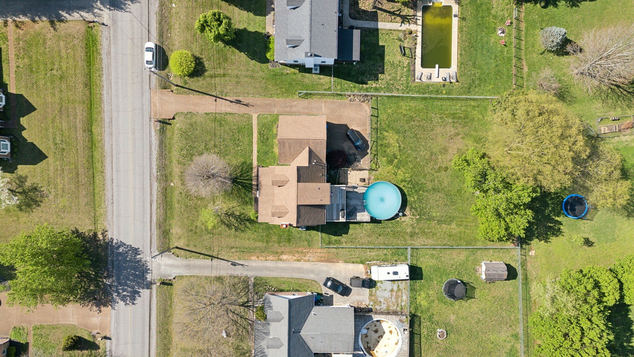Property Photo: 213 Lone Oak Dr TN 37188