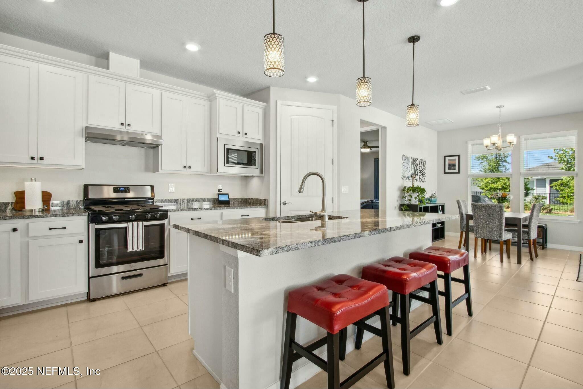 Property Photo:  11109 Kentworth Way  FL 32256 