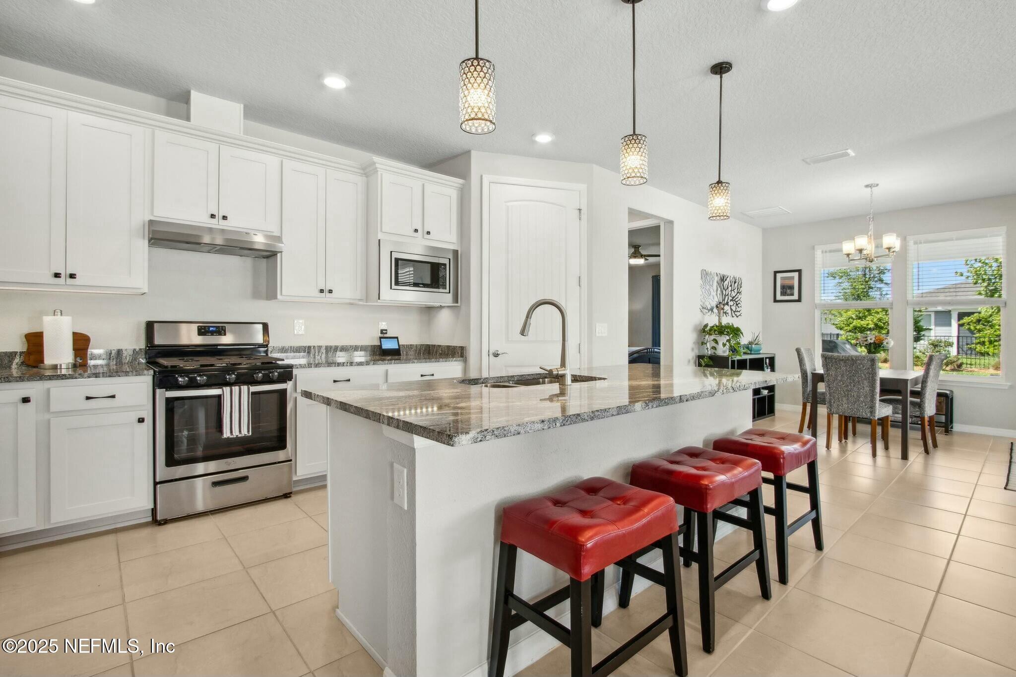 Property Photo:  11109 Kentworth Way  FL 32256 