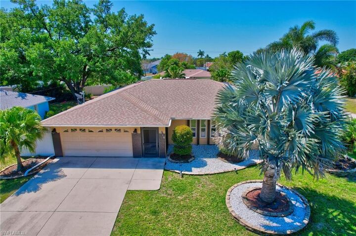 Property Photo: 2216 SE 8th Ter FL 33990