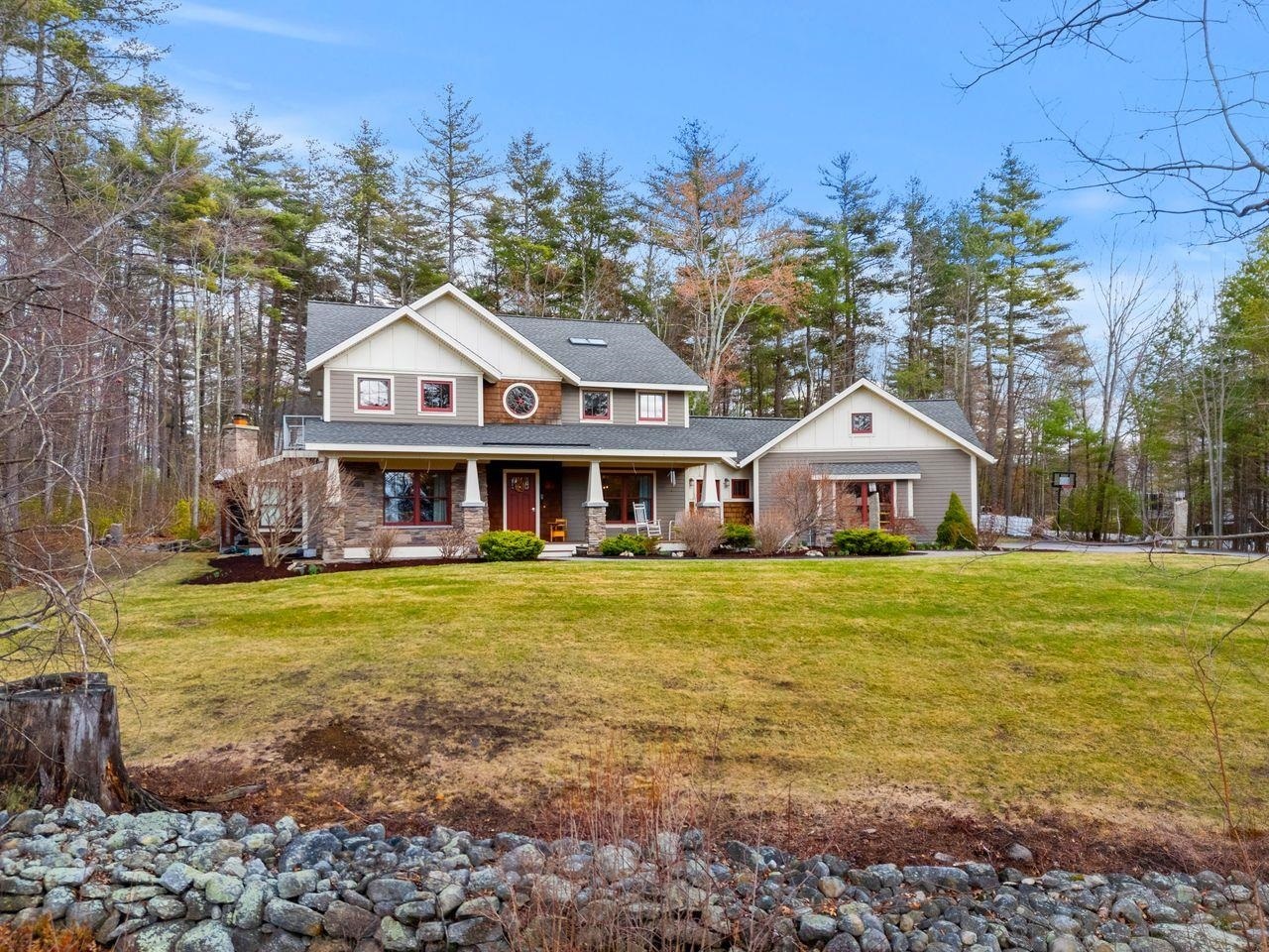Property Photo:  10 Mountain View Court  NH 03055 