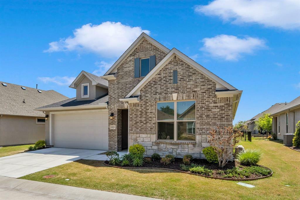 Property Photo: 9529 Windwood Lane TX 76207