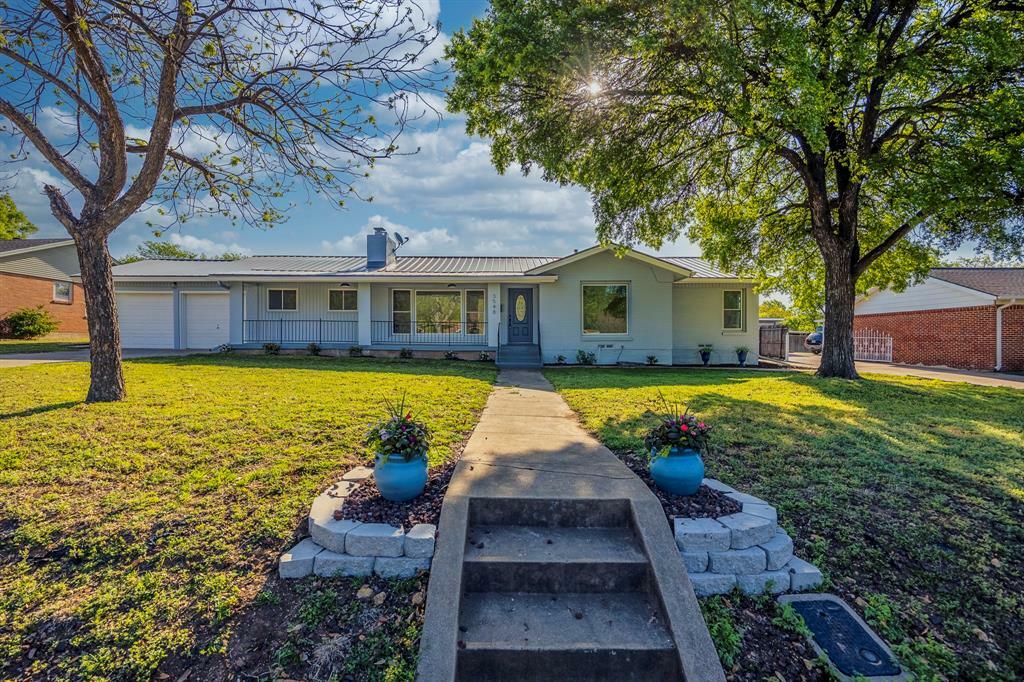 Property Photo: 3548 Kingsbury Avenue TX 76118
