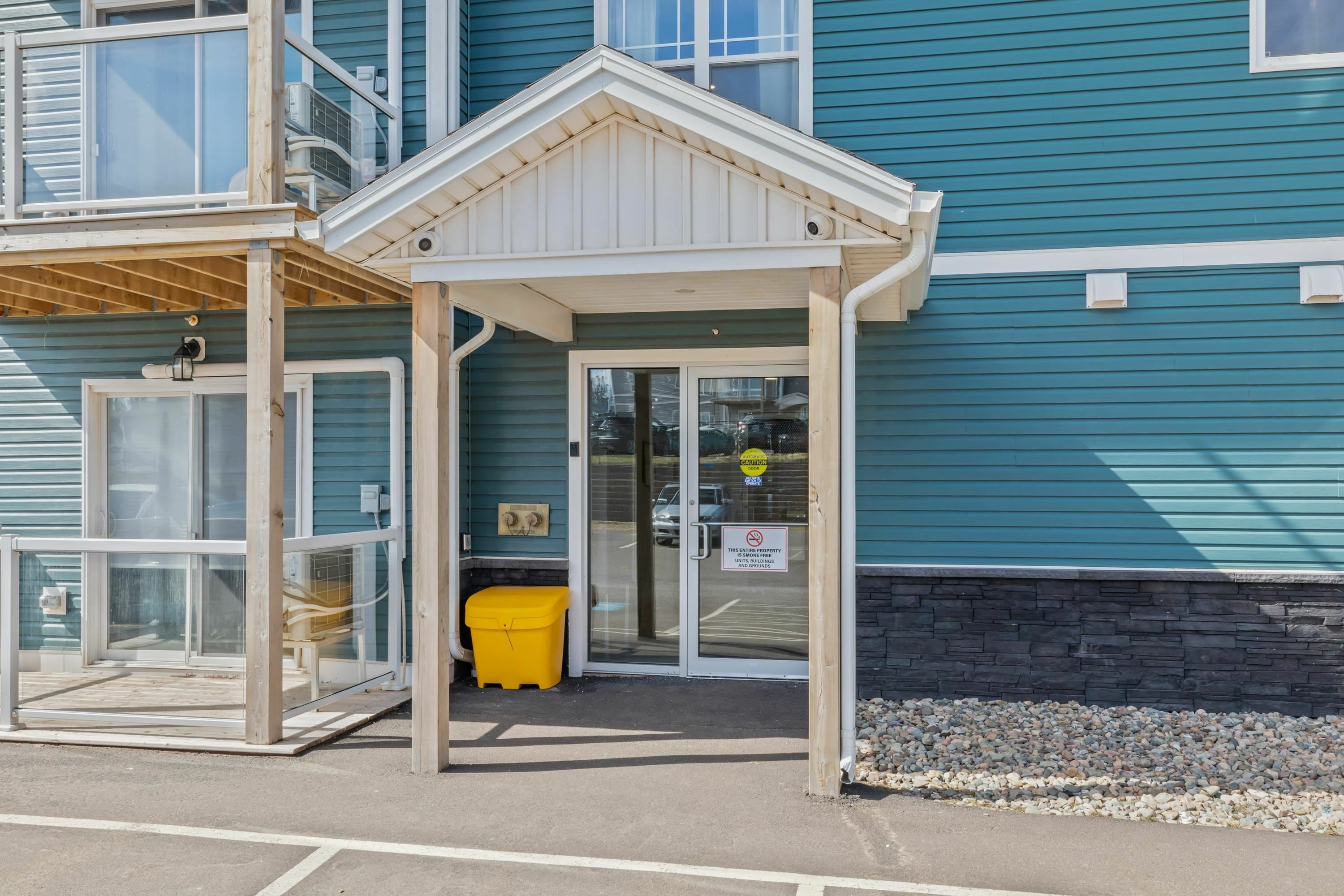 Property Photo: 18 Gilbert Drive 208 PE C1C 0W2