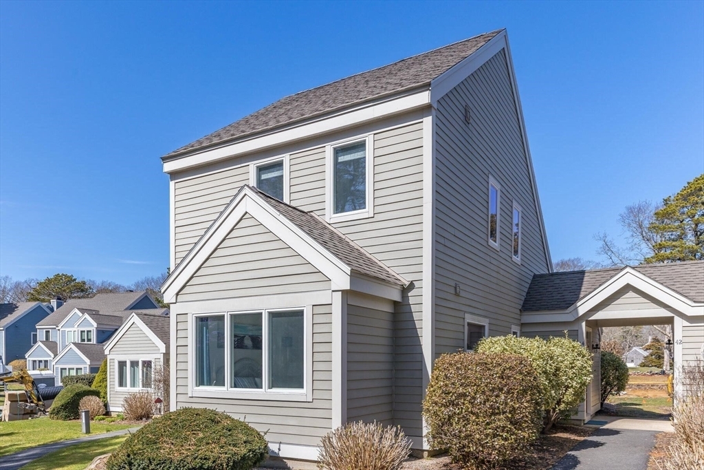 Property Photo:  44 Trevor Ln 44  MA 02631 