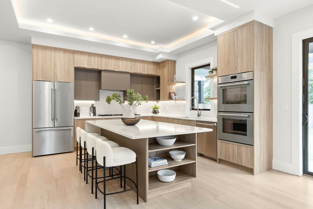 Property Photo:  69 Lincoln St 1  MA 02461 