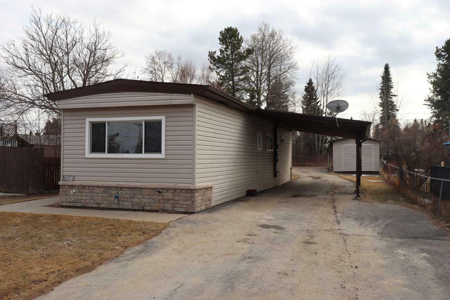7011 Glenwood Drive  Edson AB T7E 1M5 photo