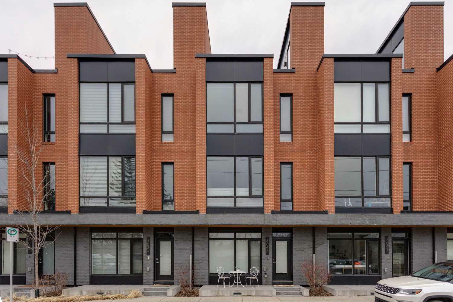 Property Photo:  3043 Parkdale Lane NW  AB T2N 5B3 