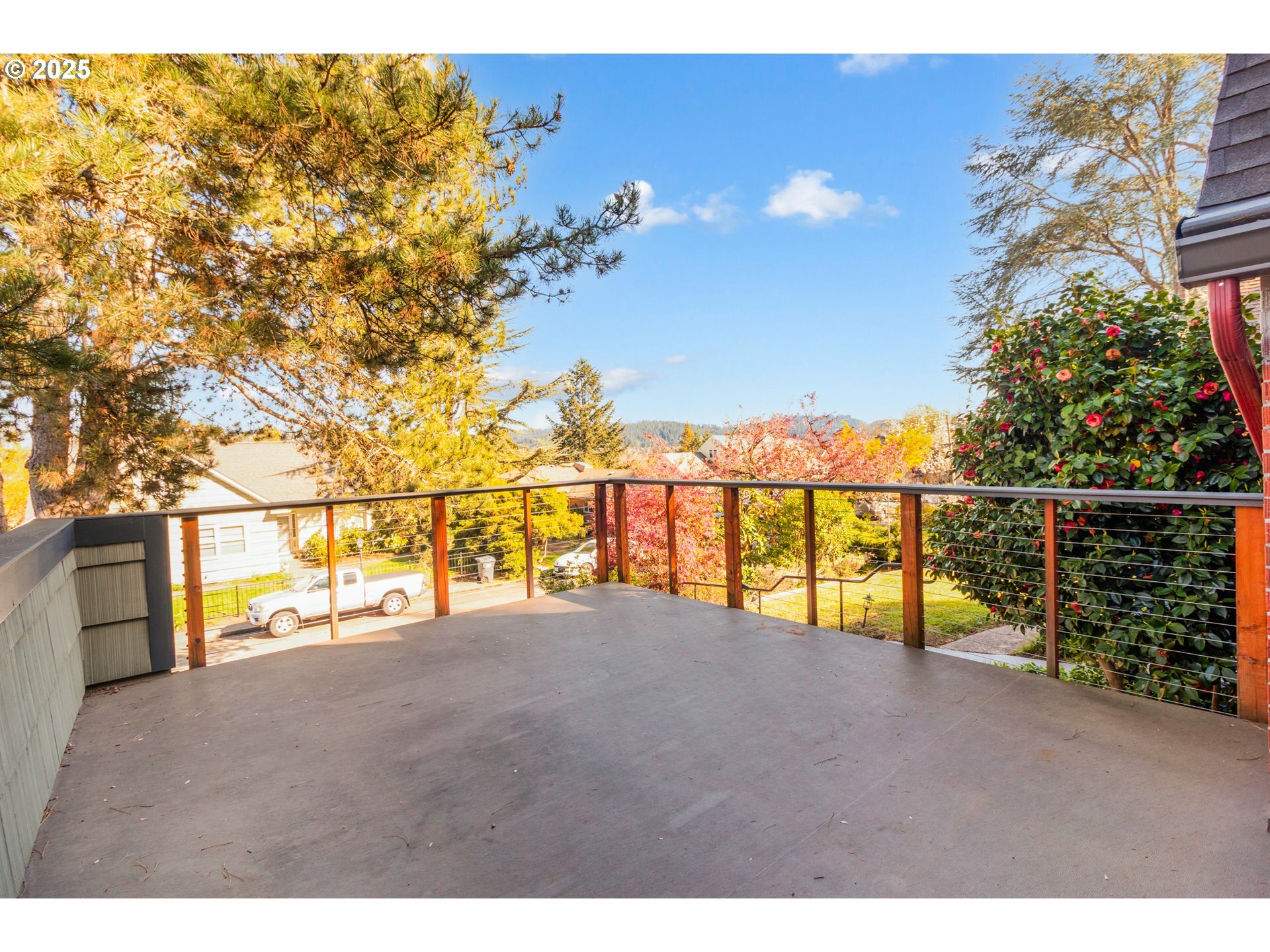 Property Photo: 2362 Charnelton St OR 97405