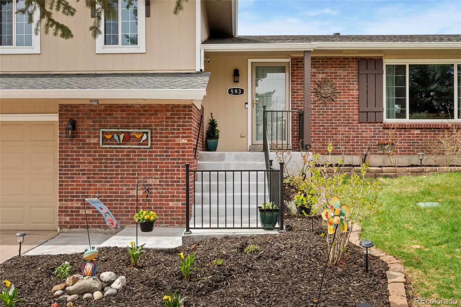 Property Photo: 593 S Everett Court CO 80226