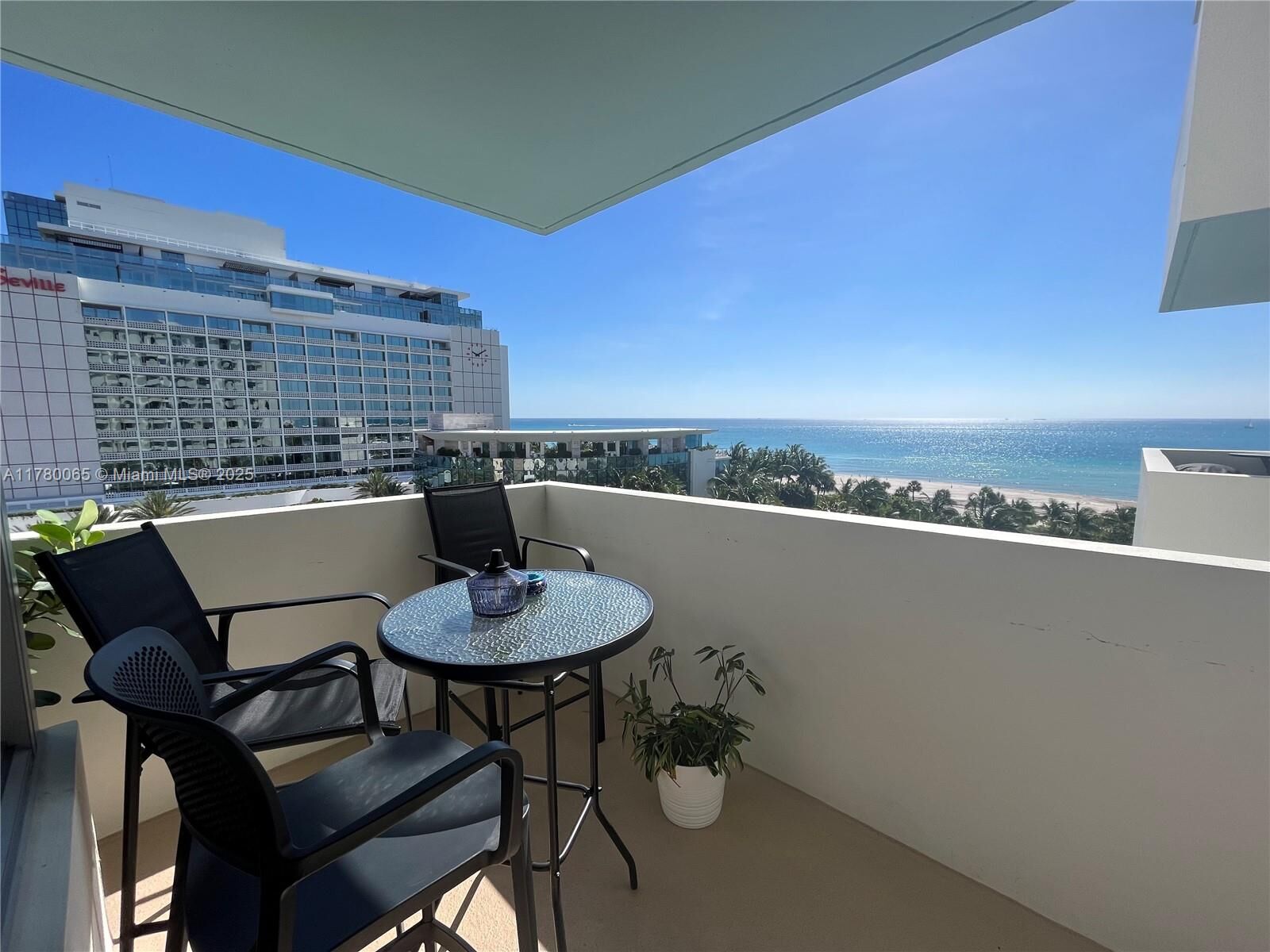 Property Photo: 2899 Collins Ave 917 FL 33140